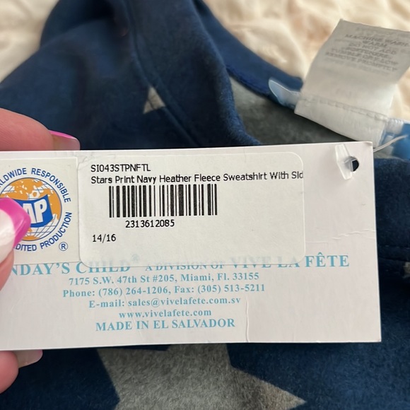 Soft light summer sweater poly/super light fleece new with tags. - Picture 2 of 2